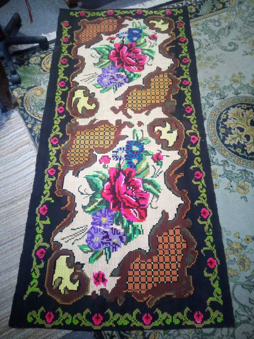 Carpete de perete,covor iuta si cerga, mileuri f vechi lucrate manual.