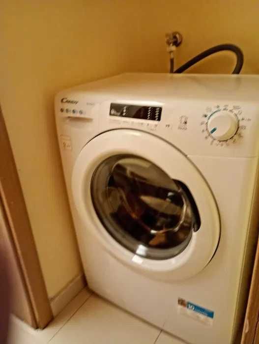 Дава се под наем Тристаен апартамент в София, Център - 90 кв.м за 599 € - Снимка #2