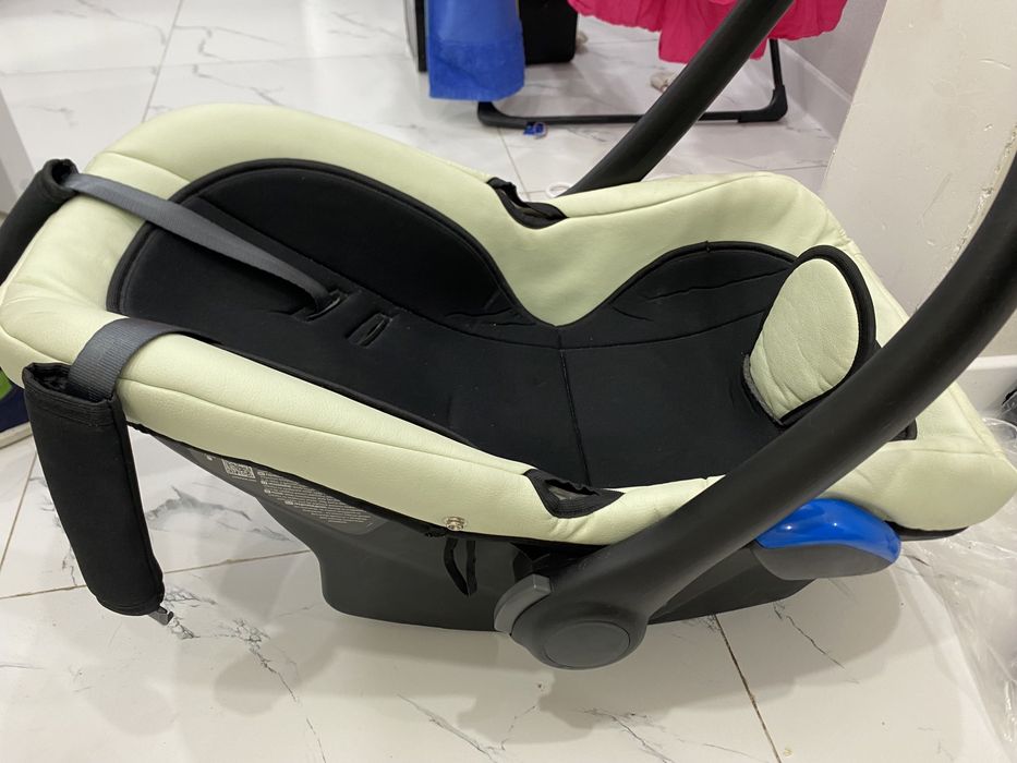 Коляска три в одном