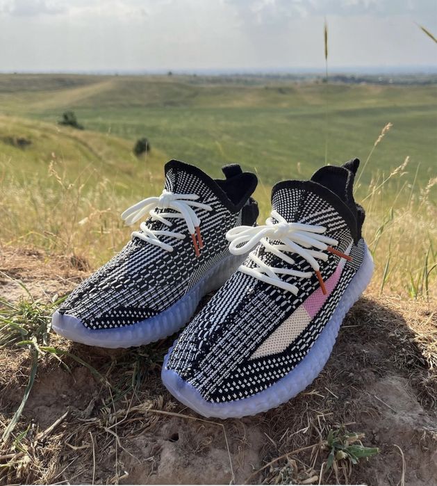 Кроссовки YEEZY фосфорные
