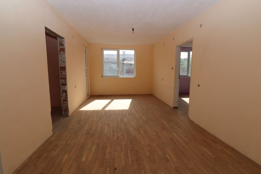 Давам под наем етаж къща 4 стаен 115кв м.