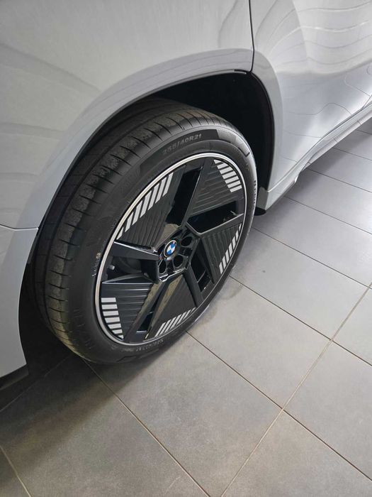 Оригинални гуми с джанти от BMW Neue Klasse 255-40-21