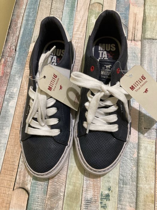 Дамски гуменки Mustang