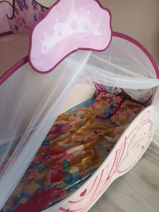 Vând pat Disney princess