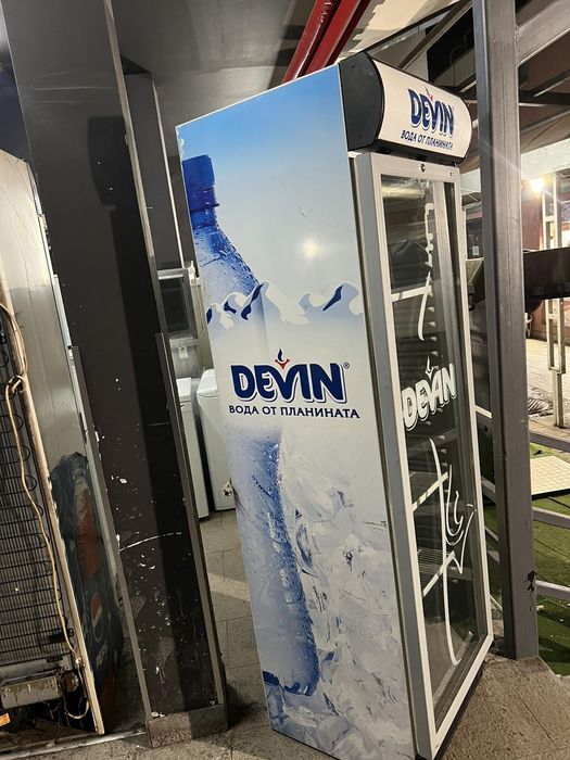 Хладилна витрина