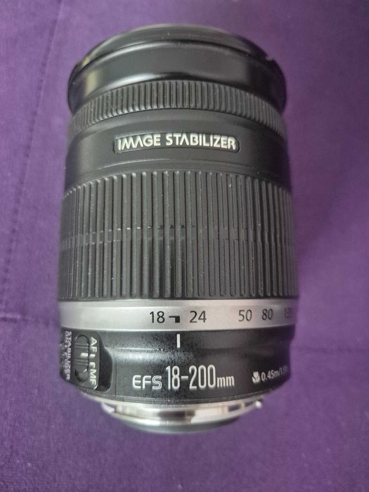 Продавам фотоапарат Canon eos 60D