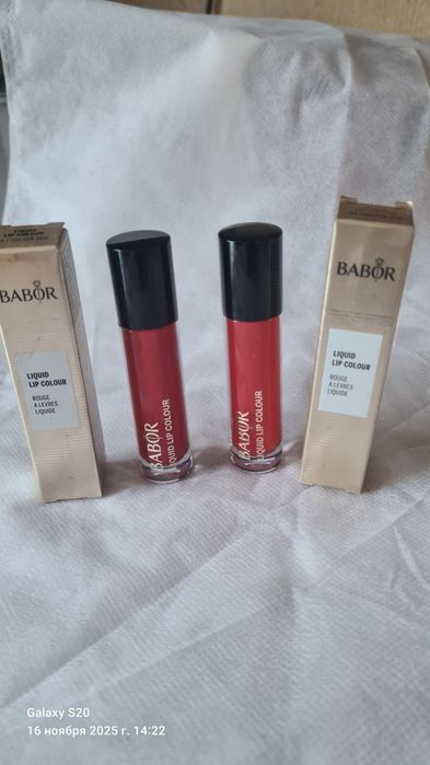 Жидкая губная помада бренда BABOR