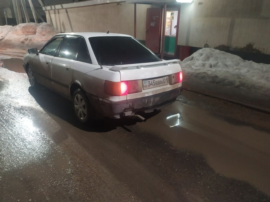 Ауди 80 1992г 1.8обьем