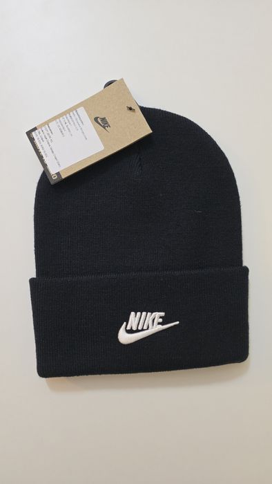 НОВА Зимна шапка Nike с етикет