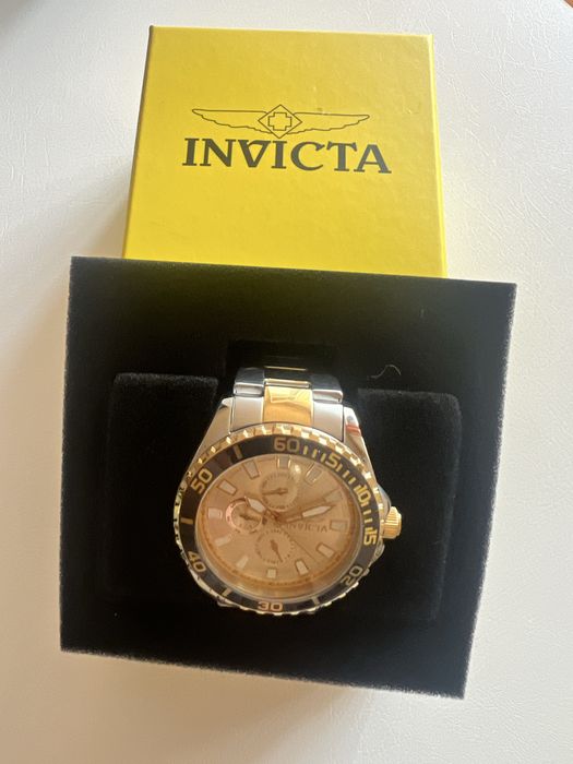 ЧИСТО НОВ Мъжки часовник Invicta Pro Diver 47579 (Пълен комплект)