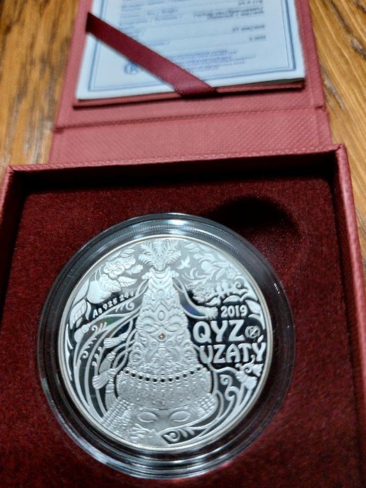 Монеты серебро 500тг.