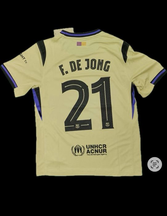 Tricou De Jong.