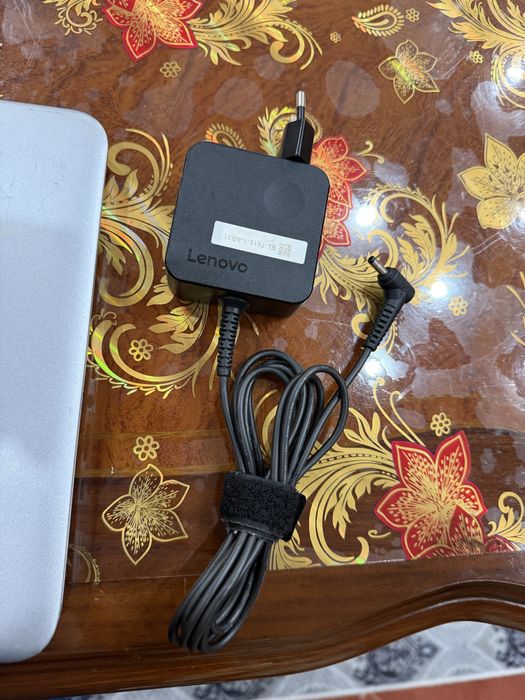 Vand  leptop e foarte bun