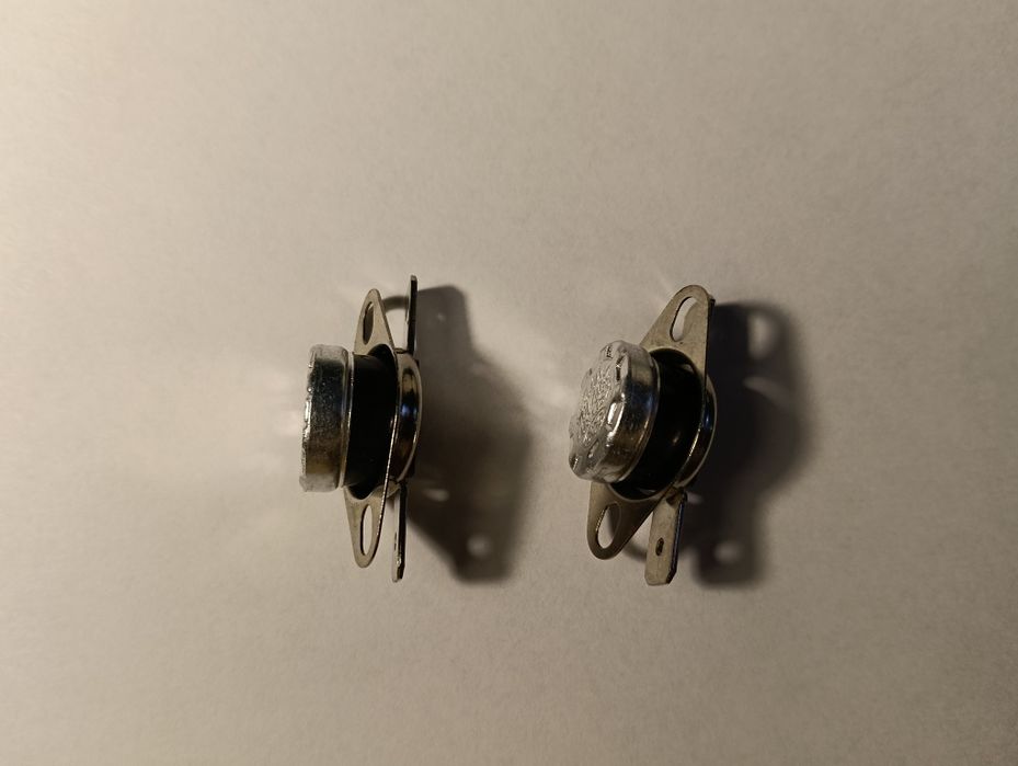 Doua termostat 110 grade C, contact normal inchis