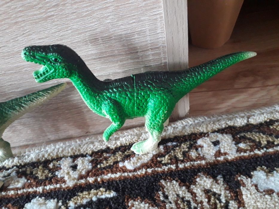 Динозаври играчки