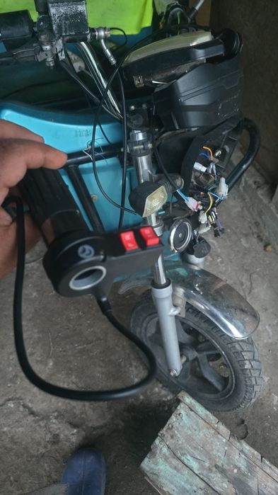 Reparati trotinete/scutere electrice de orice fel.