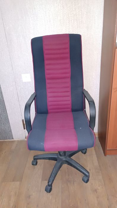 Продам офисное кресло