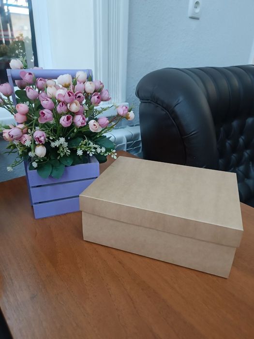 Картонная коробка