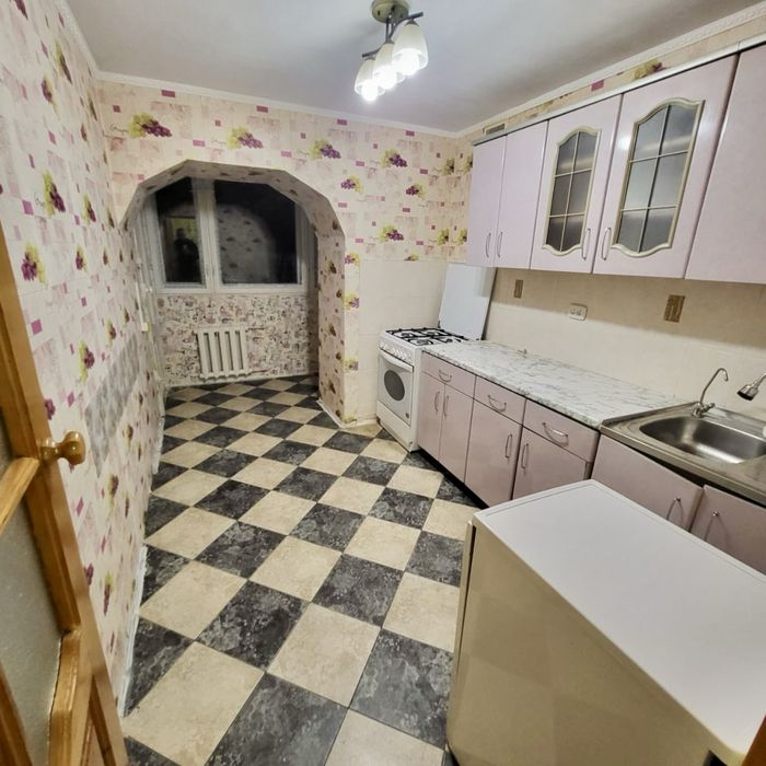 Продам двухкомнатную квартиру на Омеге