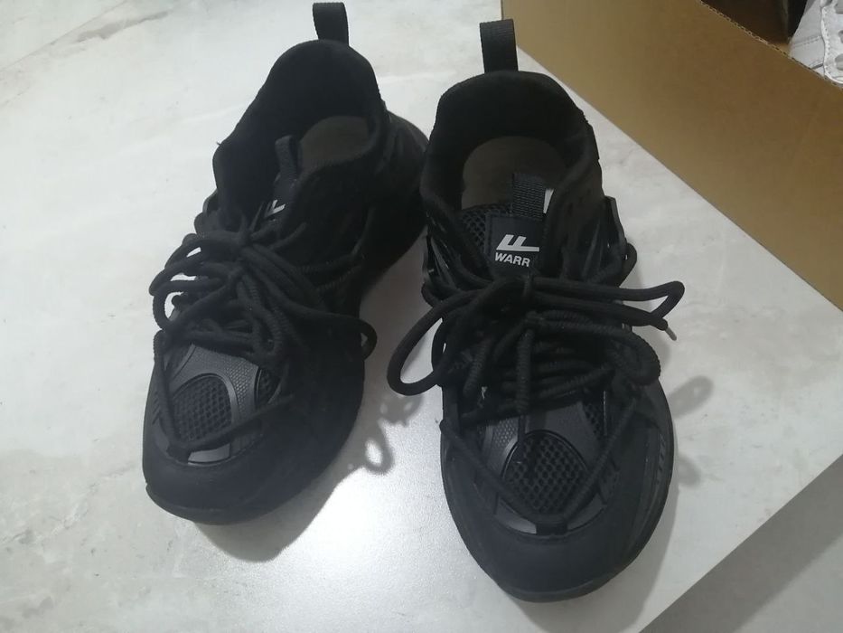 Продам кроссовки