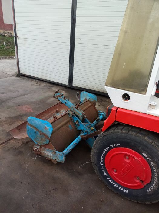 Vând ferrari și hako