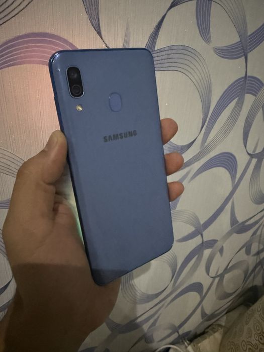 Samsung A30 aybi yóq holati yaxshi Hotira 32 gb