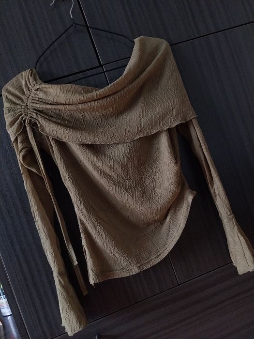 Продавам дрешки, които вече не нося.