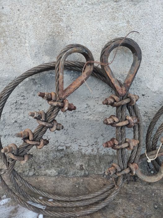 Стоманени въжета (Сапани) Ф18мм – 2 броя х 4 метра
​Описание:
Продавам