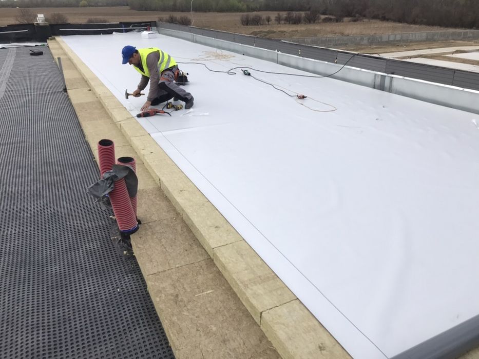 Hidroizolatii membrana PVC terase blocuri acoperisuri piscine