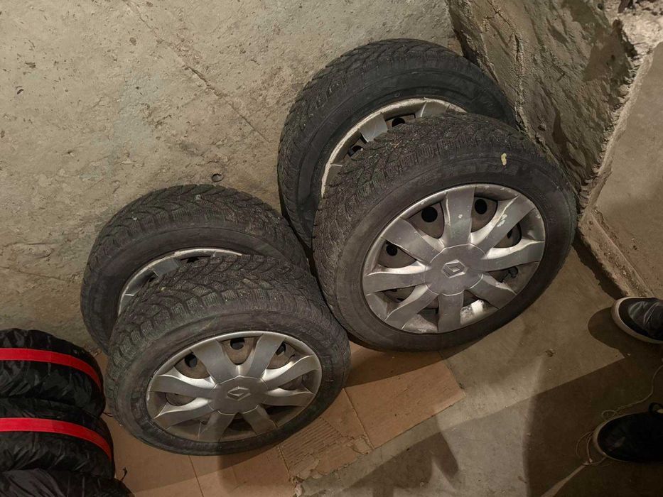 Зимни Гуми (195/55R15 85T) + Стоманени Джанти за РЕНО (Renault)