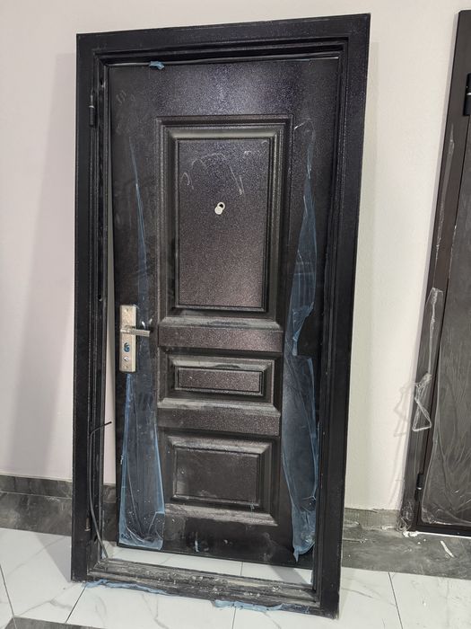Входная дверь новая