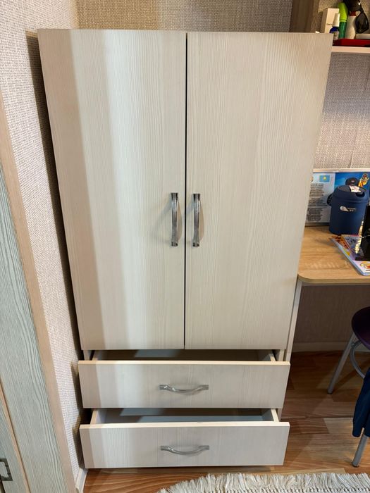 Продам шкаф в хорошем состояние