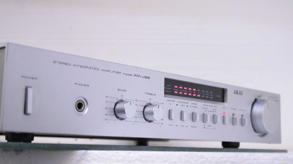 Statie Akai AM-22(2x25W).