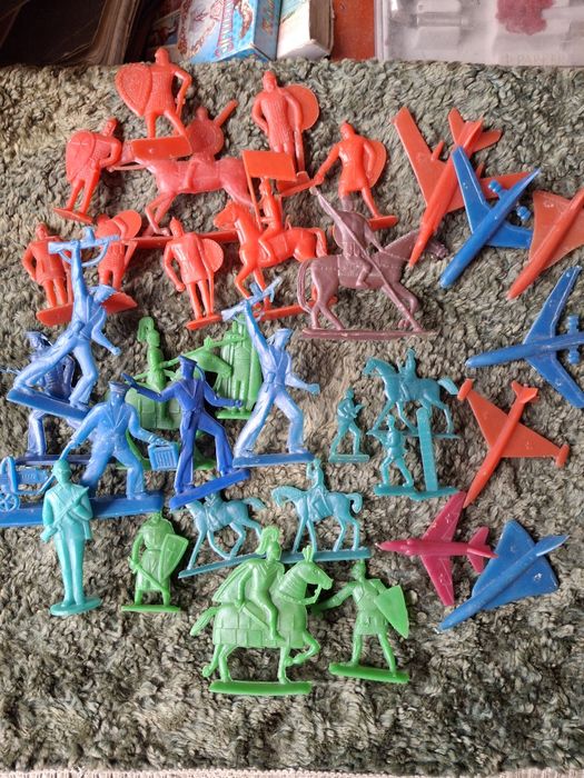 Продам- советские солдатики.