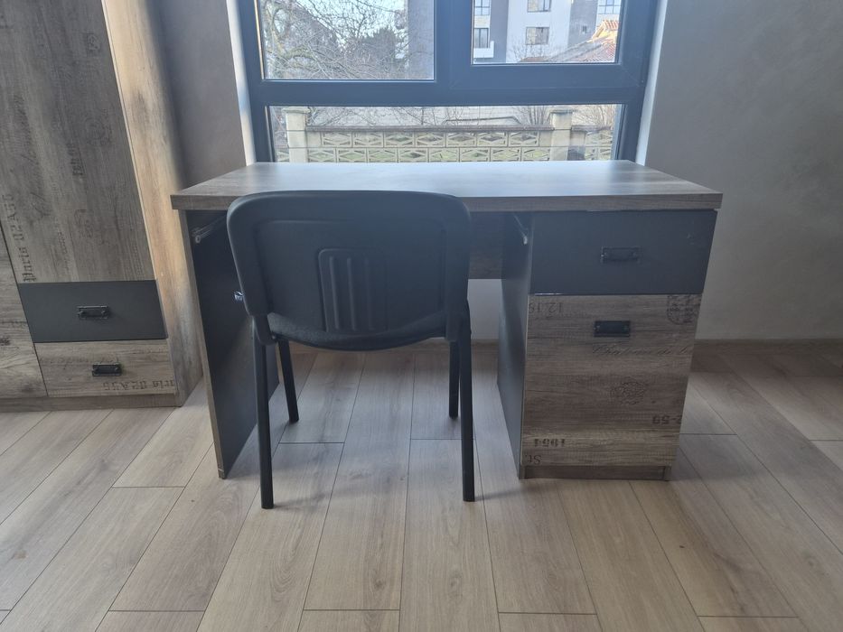 Комплект мебели за офис/детска стая