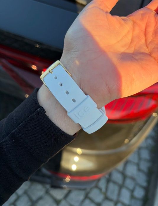 ICE Watch -Glam White/Gold– бял дамски часовник (оригинален) с кутия