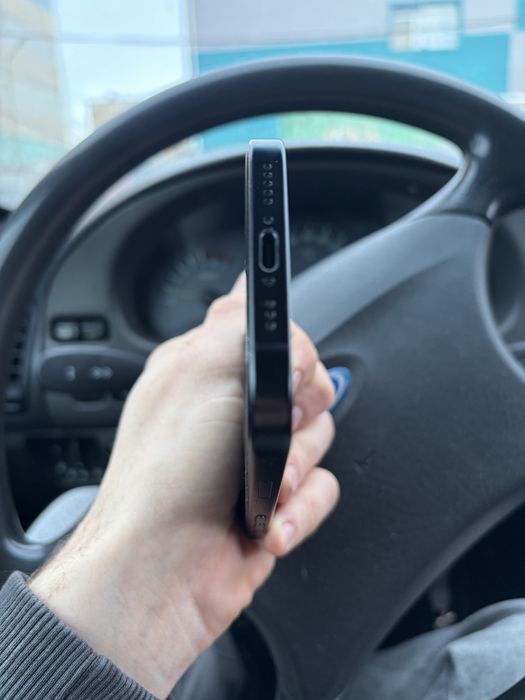 Iphone 16 на горантии