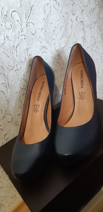 Женские кожаные туфли