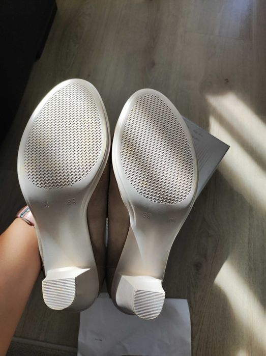 Дамски обувки от естествена кожа