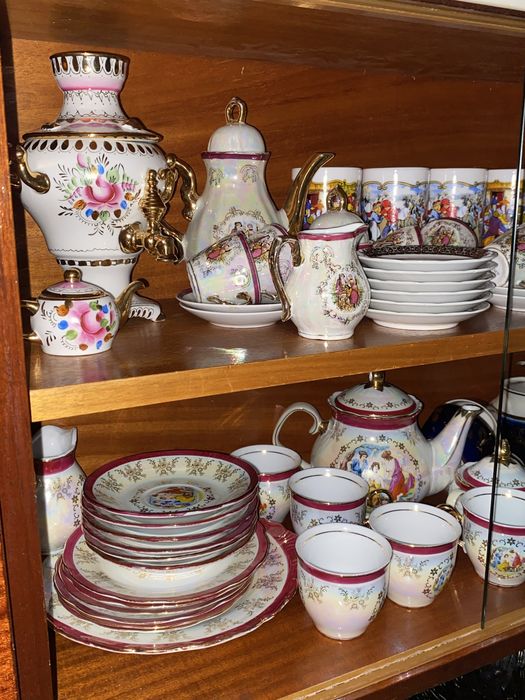 Продам сервиз чайный мадонна  новый есть и кофейный смотрите фото