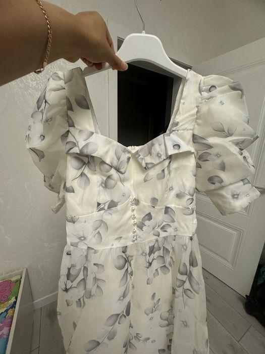 Продам платье размер s