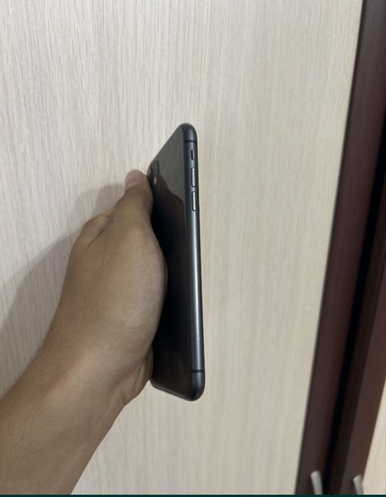 iPhone 11 128 g.