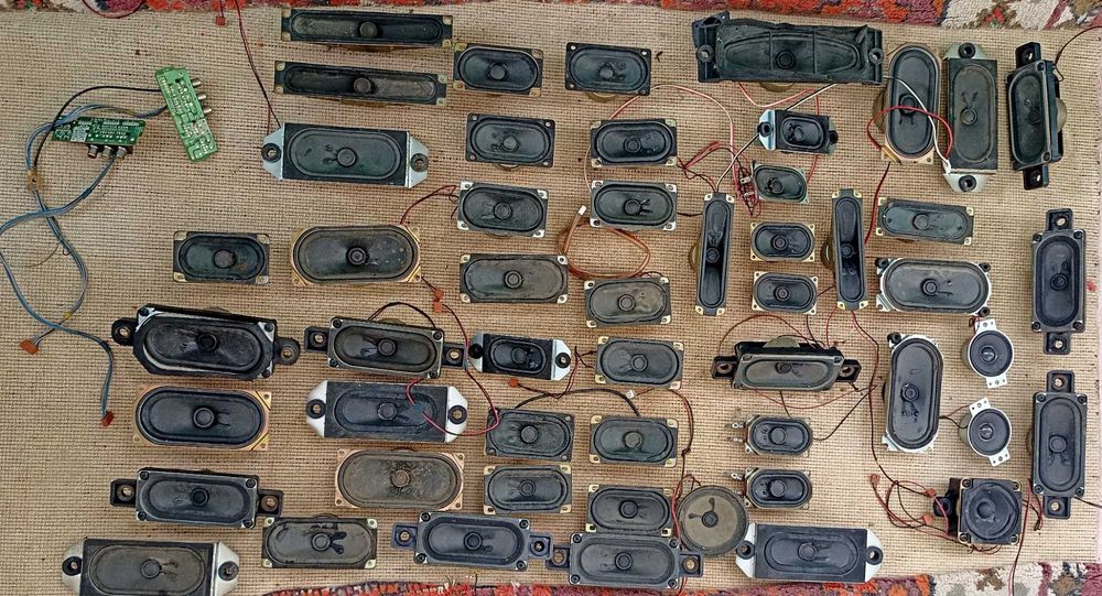 Продам динамик, колонка, радиодеталь, для дома.