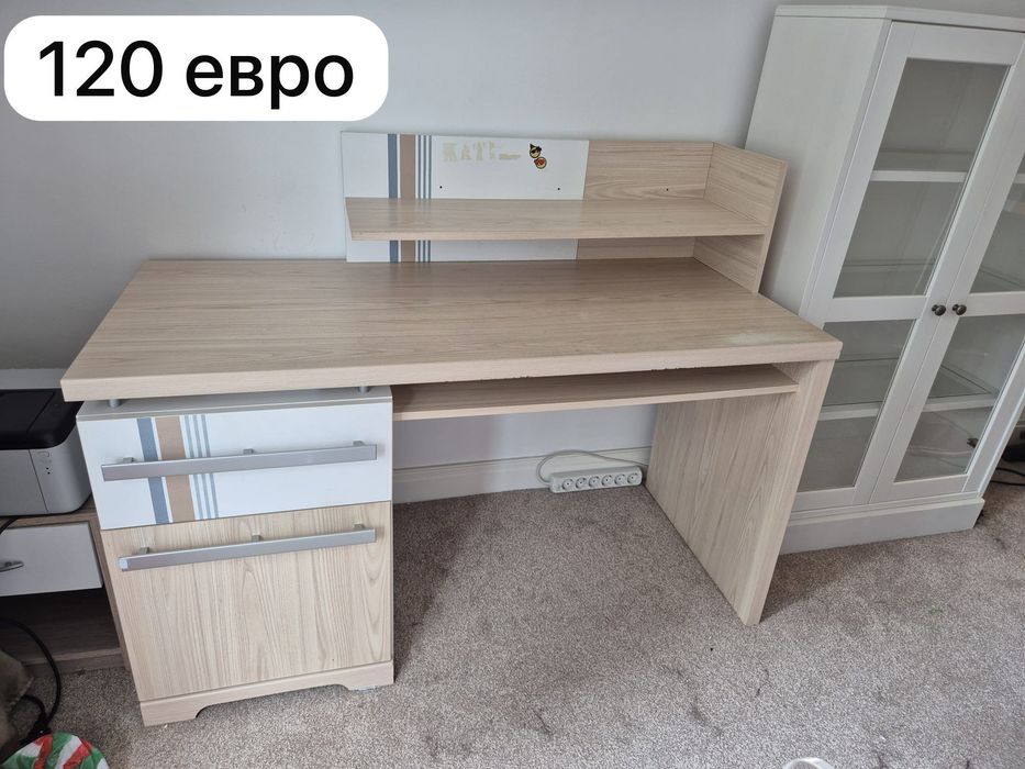 Мебели - бюро, комод