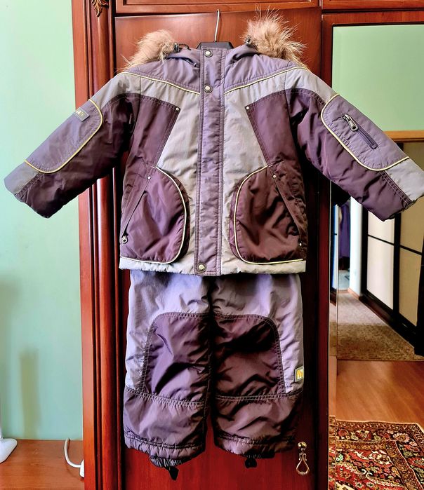 Продам тёплый зимний комбинезон на мальчика