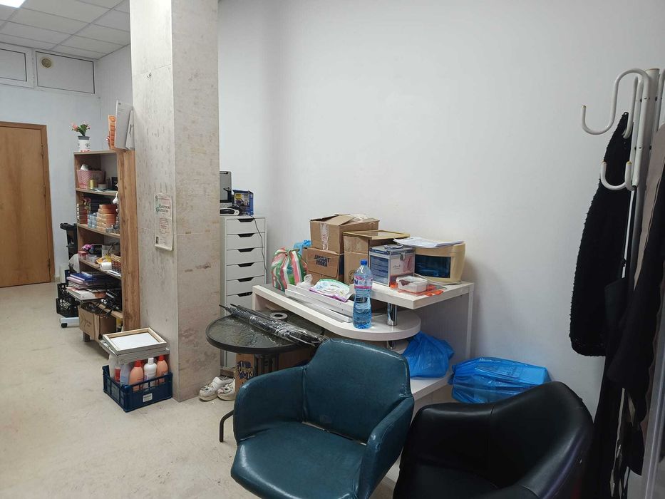 Под наем 30кв.м помещение в центъра на Варна