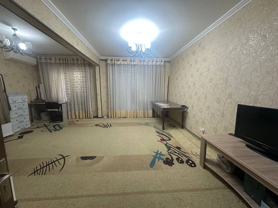 4 xonali kvartira sotiladi