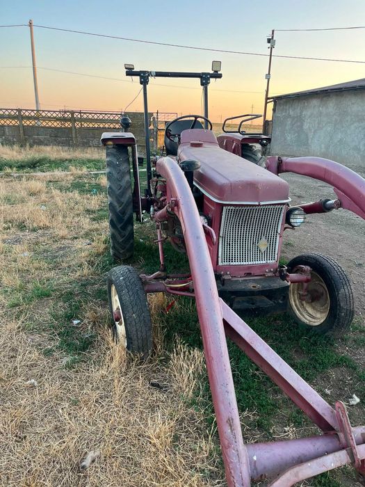 Vand Tractor in stare buna de functionare