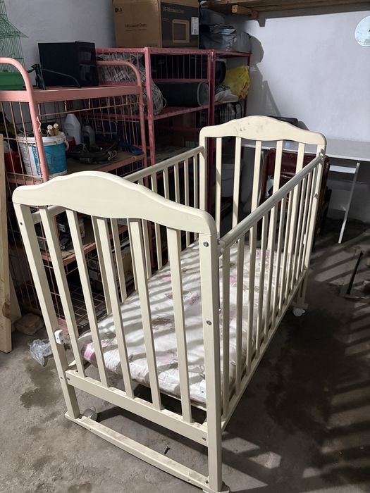 Продам детскую кроватку