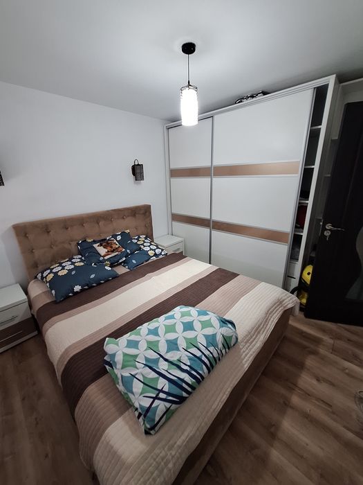 Se inchiriaza apartament cu 3 camere